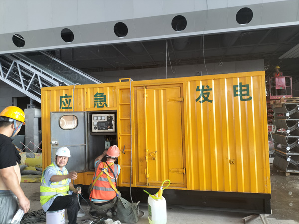 高唐怎样判断空气滤清器是否需要更换？